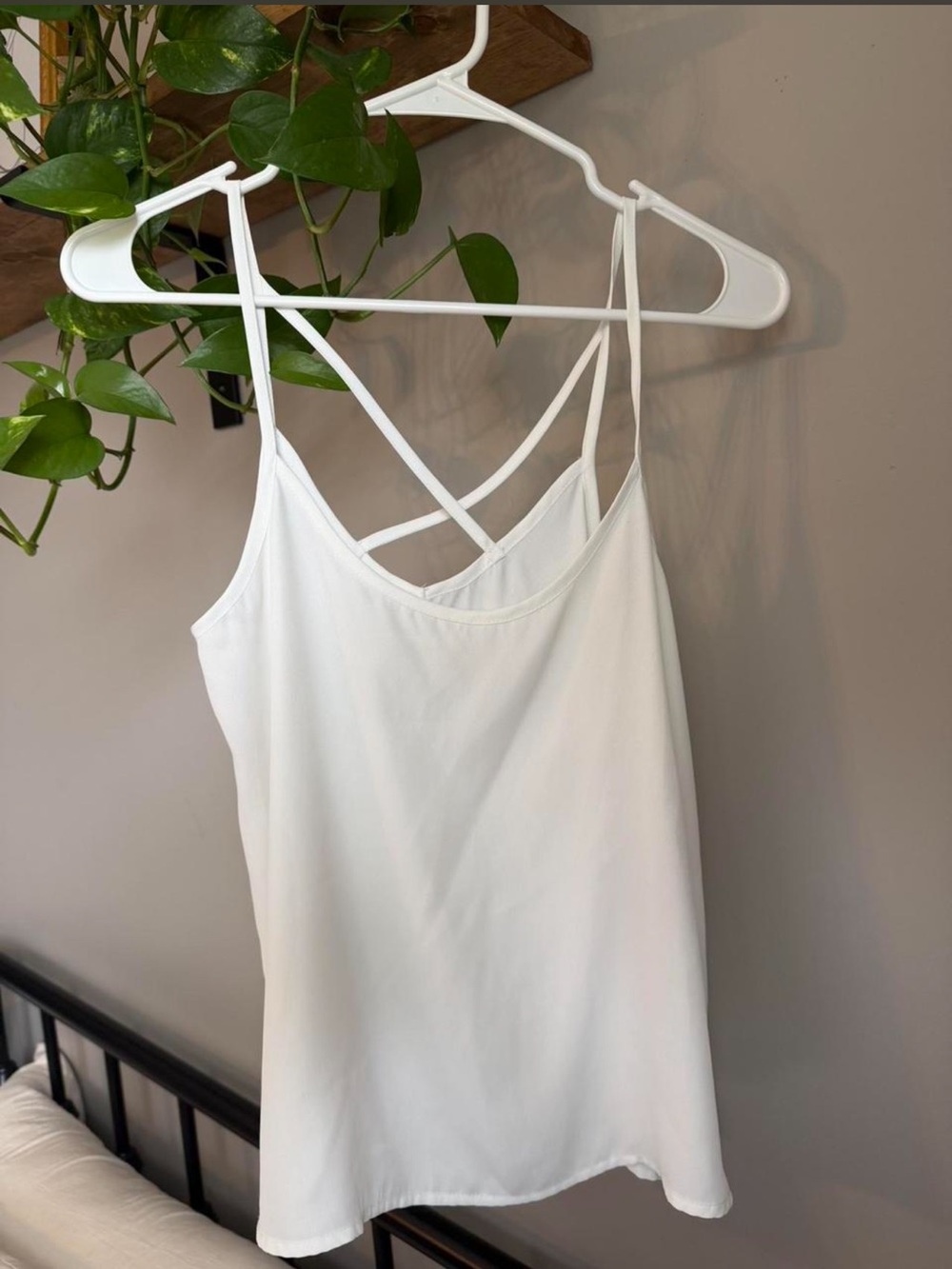Abercrombie & Fitch White Strappy Crossback Camisole